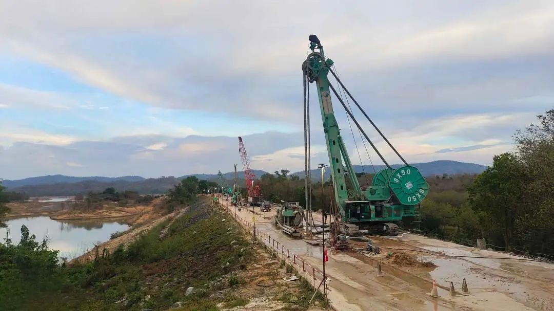 金泰設(shè)備硬核出擊 丨 泰國水庫上演中國地連墻技術(shù)